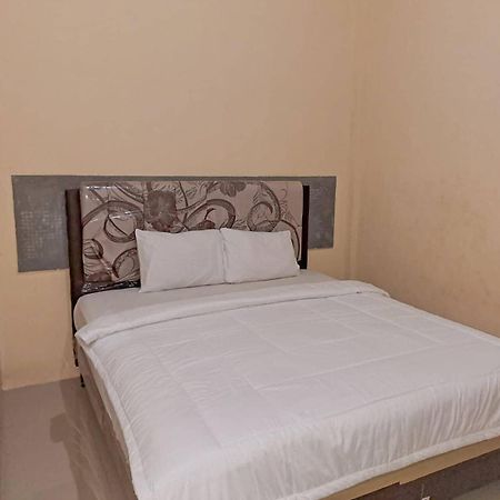 Oyo Life 93590 Penginapan Palapa 10 Syariah Bandar Lampung Ngoại thất bức ảnh