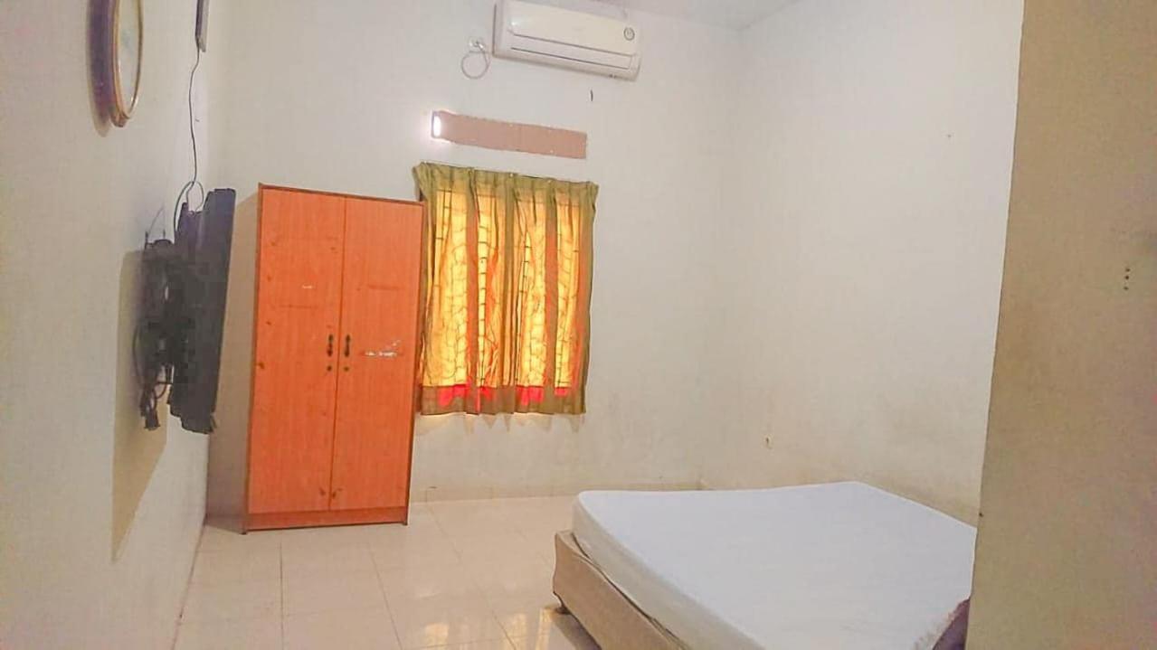 Oyo Life 93590 Penginapan Palapa 10 Syariah Bandar Lampung Ngoại thất bức ảnh