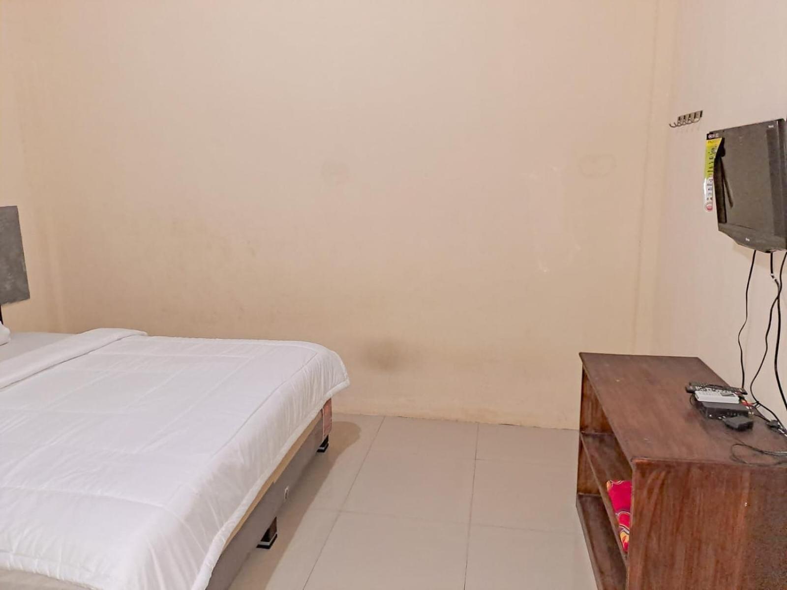 Oyo Life 93590 Penginapan Palapa 10 Syariah Bandar Lampung Ngoại thất bức ảnh